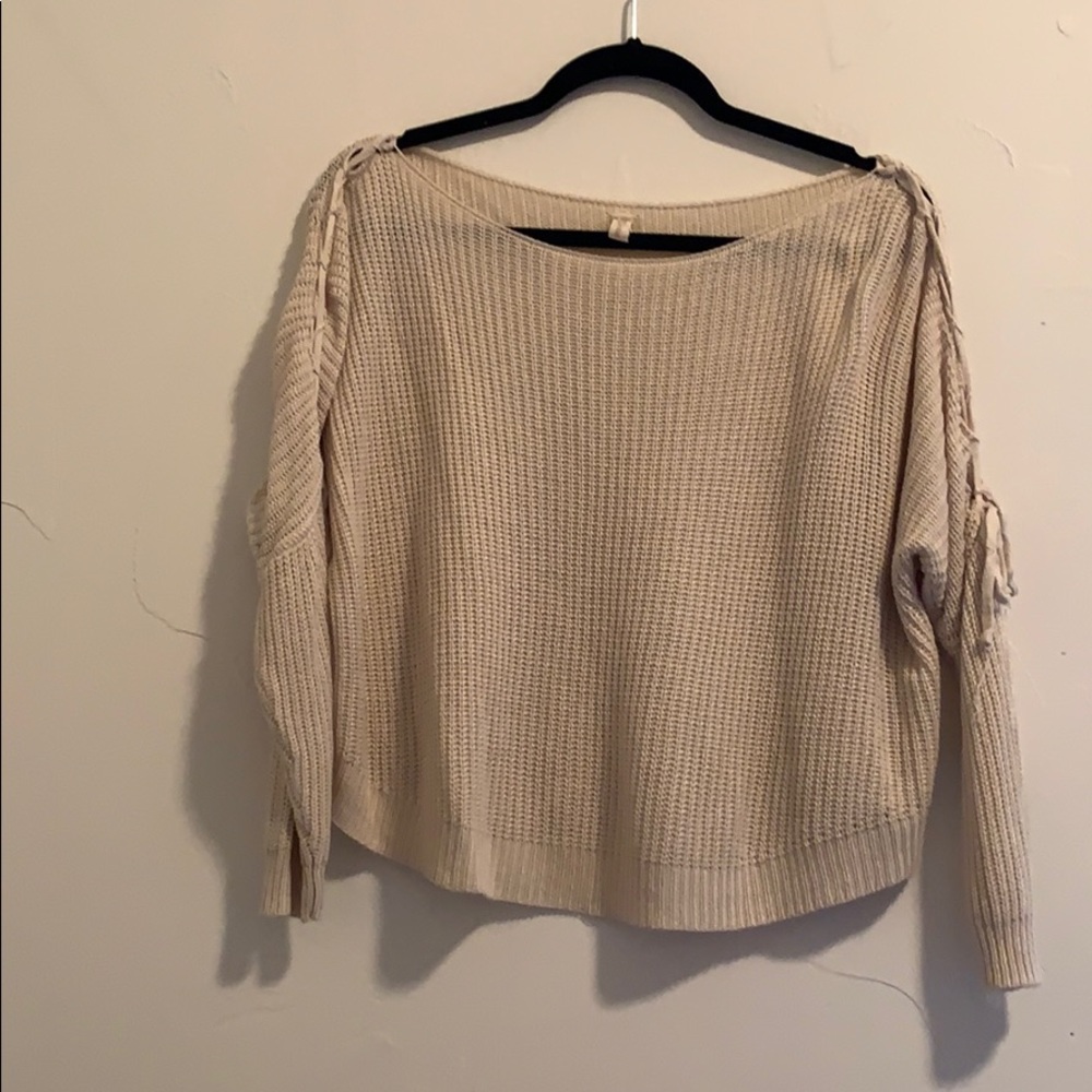 Beige sweater with sleeve detail